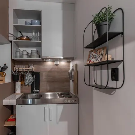 - Sleeps 2 - Parking - Wifi Apartament *